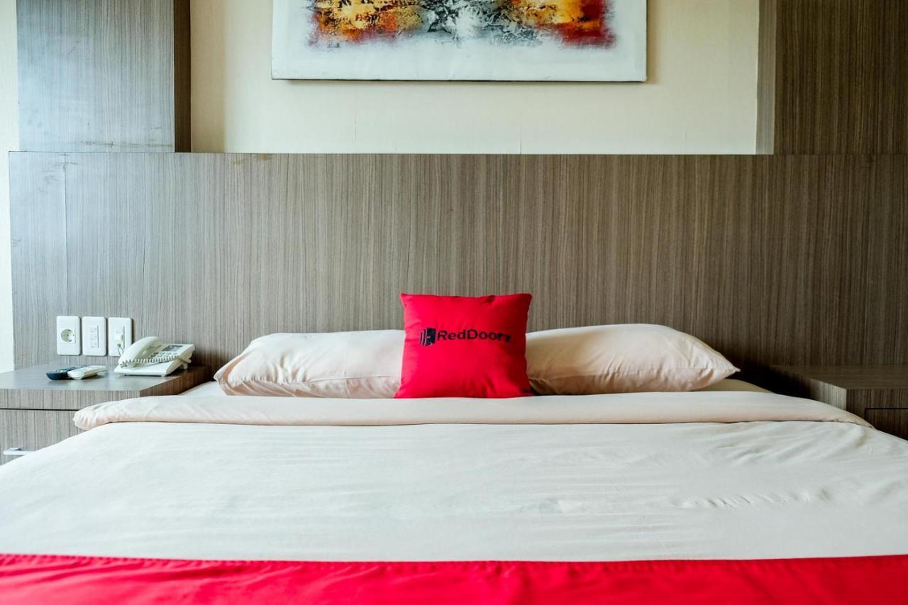 Hotel Reddoorz Near Living World Pekanbaru